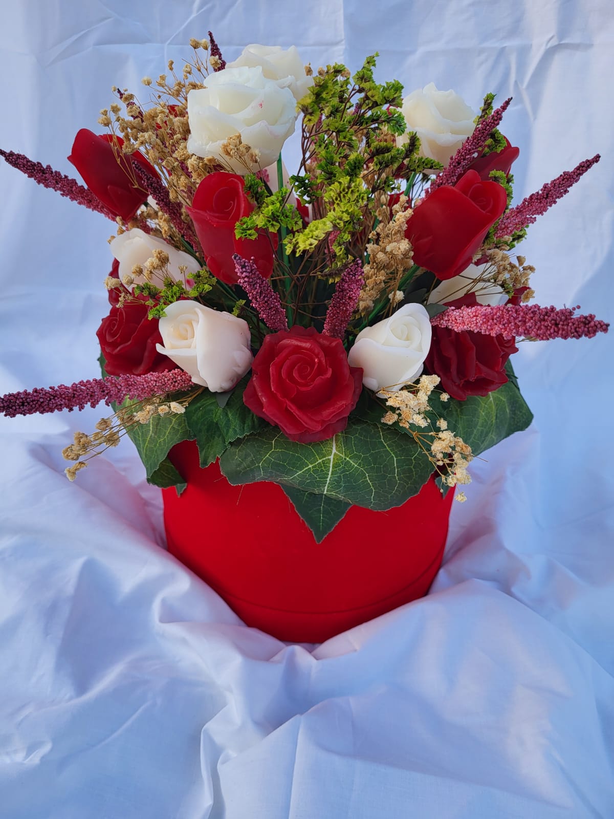Bouquet de Roses en Savon de Glycérine – Cadeau Prestige pour Jeunes Mariés