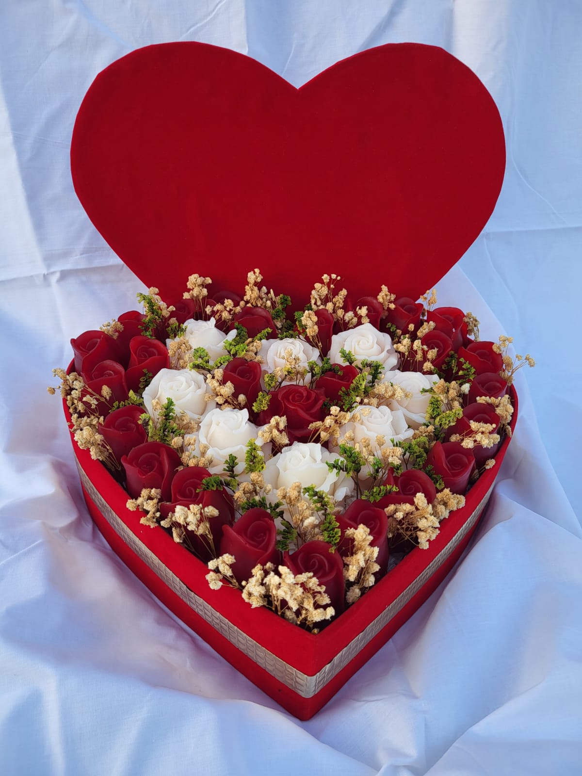 Bouquet de Roses en Savon de Glycérine – Spécial Mariages & Événements